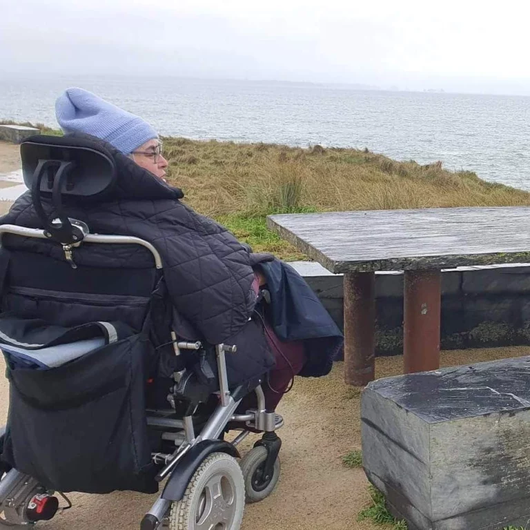 voiturette personne agée ne peut plus marcher